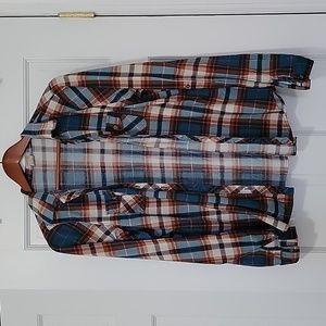 Passport Juniors Green & Tan Plaid Flannel